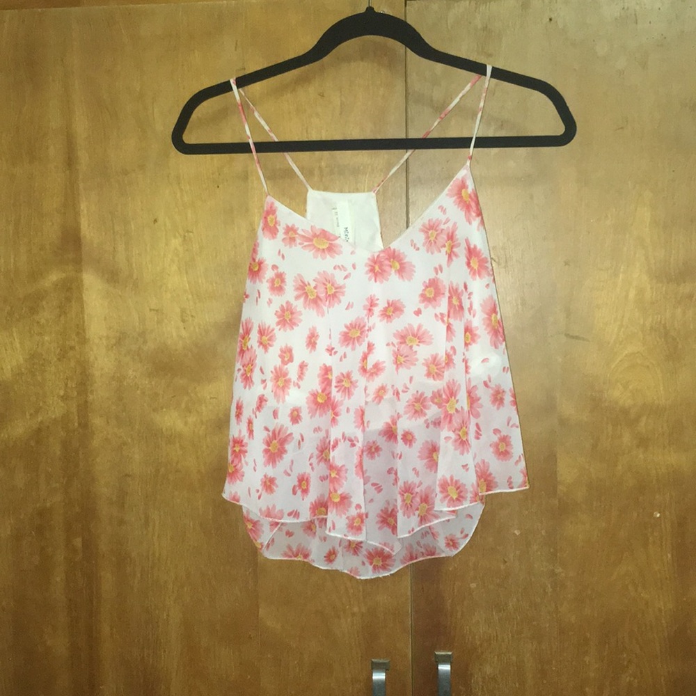 Floral cropped top.